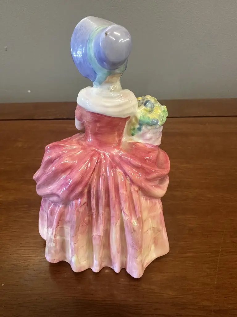 Royal Doulton 'Cissie' Figurine HN1809 H13cm. Image 1++